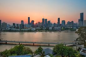 Photo of the sun setting over the Brisbane River by Brisbane Buyers Agent.